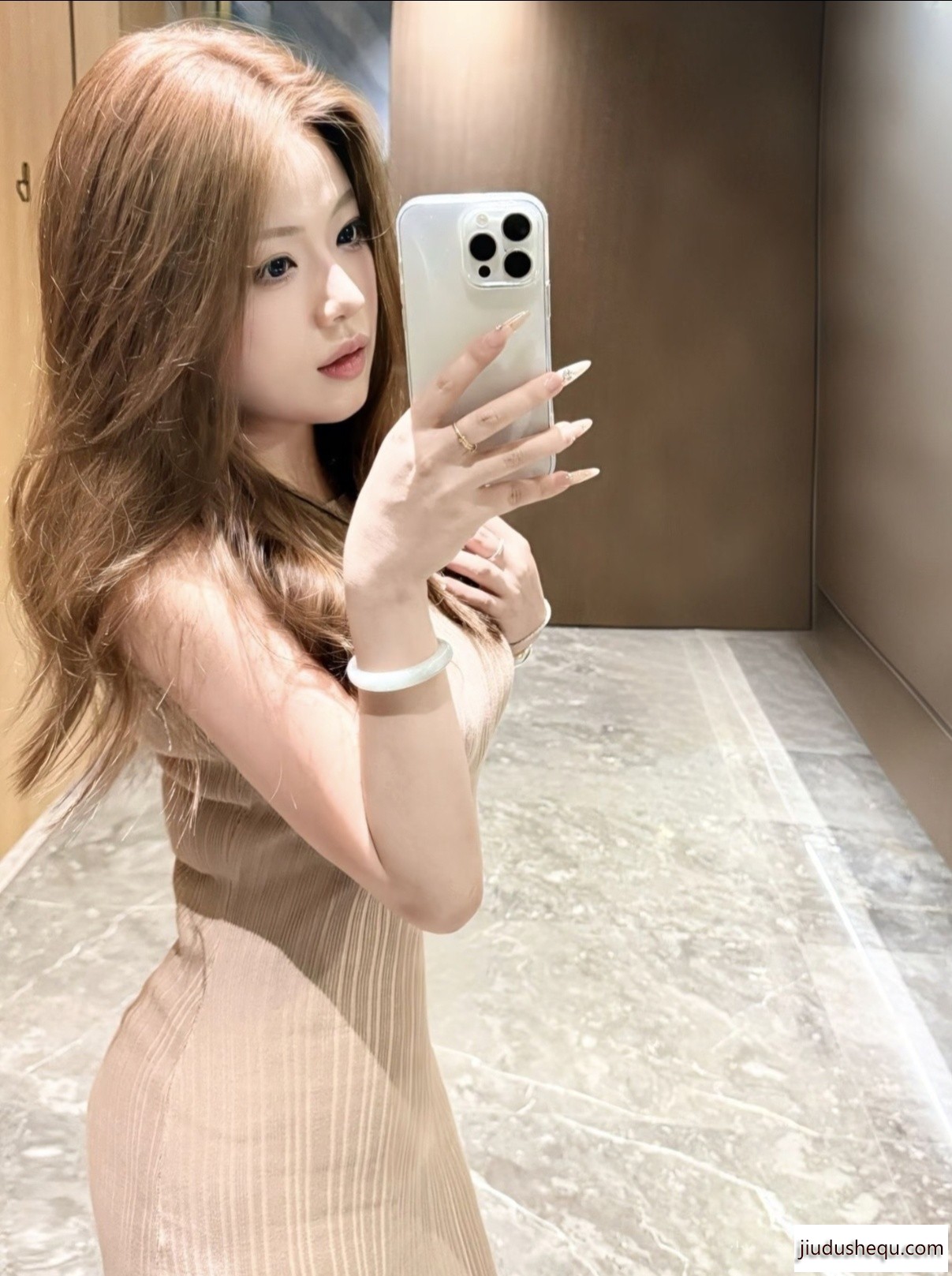 B0A72175A7FA9221455A63B7E64329B0.jpg