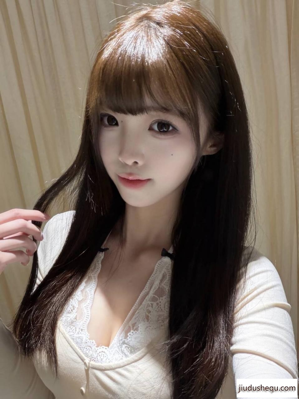 5699F6A36BC9BA4D3532A4D4EB6E205C.jpg